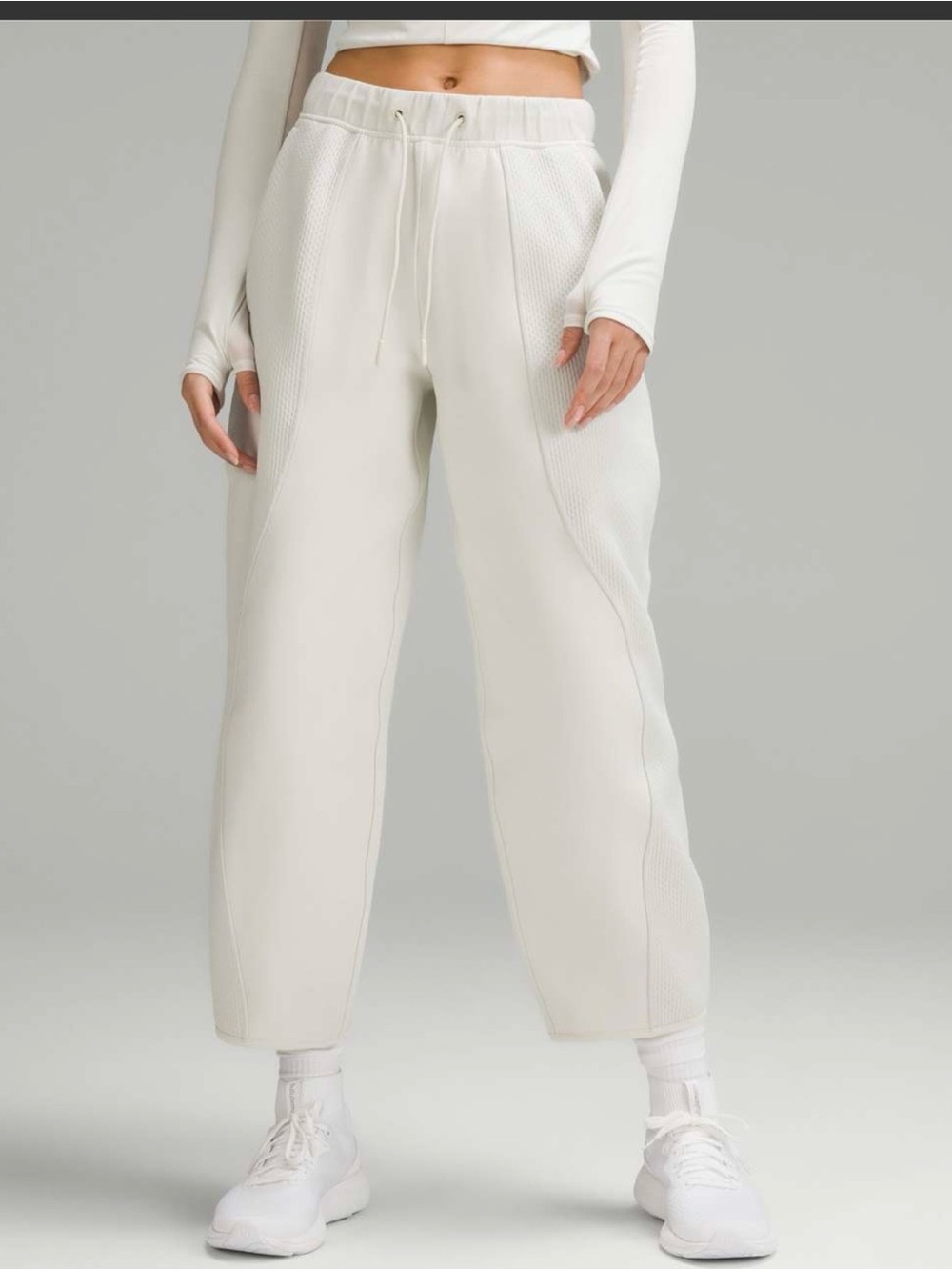 Lululemon Mixed Fabric Relaxed-Fit
Tapered Pant M 8